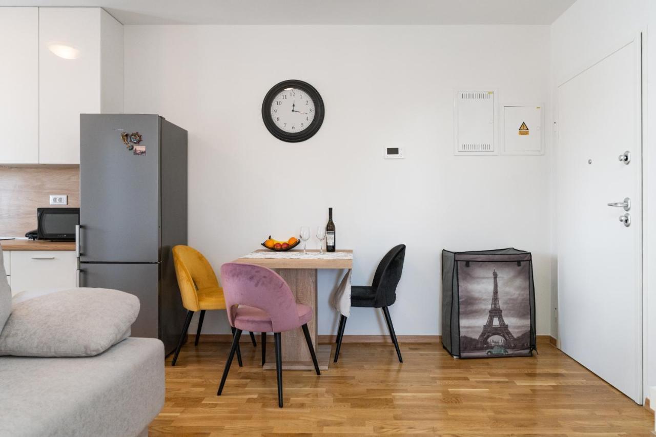 Apartment Roni + Besplatan Parking Zadar Exteriör bild