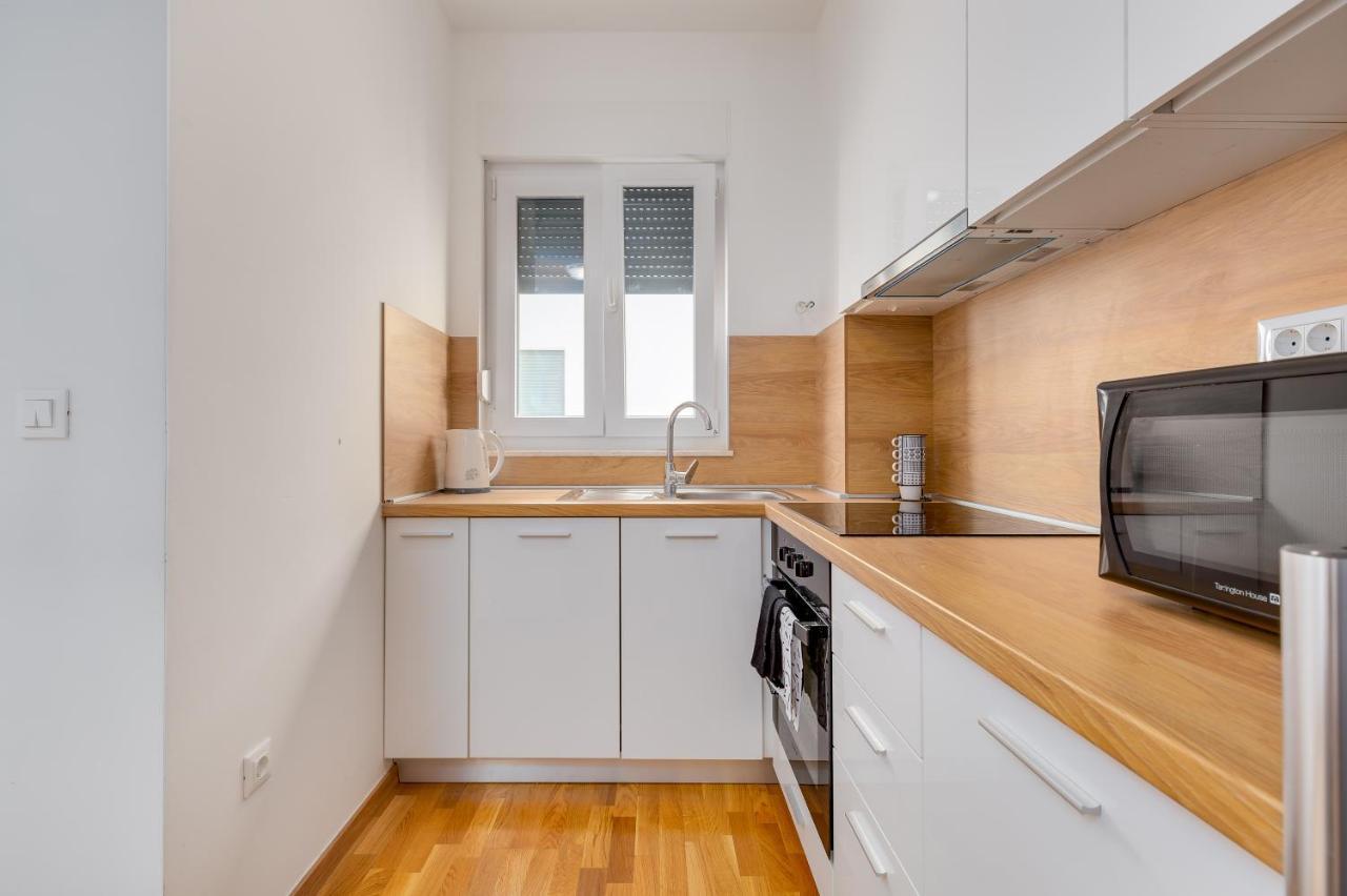 Apartment Roni + Besplatan Parking Zadar Exteriör bild