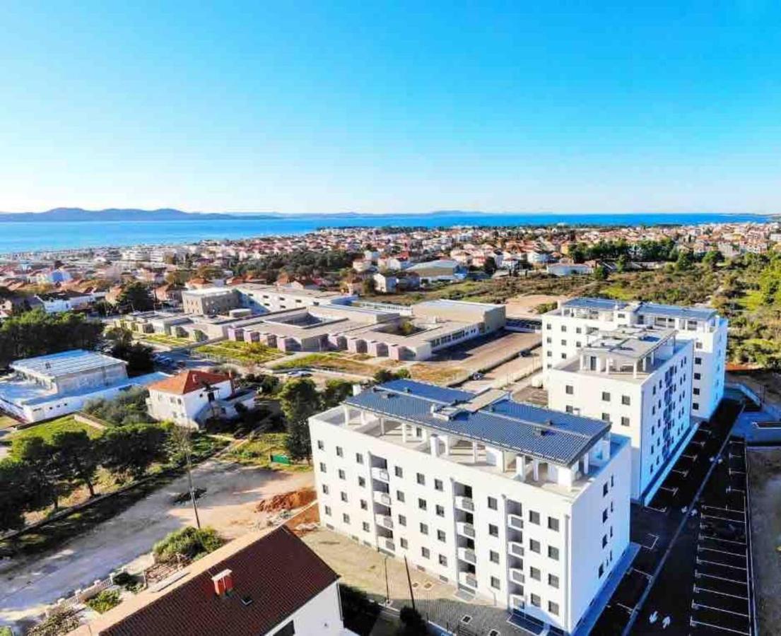 Apartment Roni + Besplatan Parking Zadar Exteriör bild